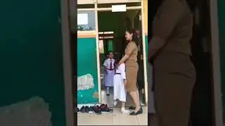 Bu guru cantik absen 