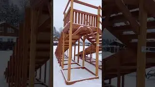 Зимняя заливная деревянная горка 