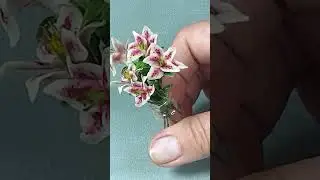 MAKE These MINI Stargazer LILIES #DollhouseFlowers #MiniatureFlowers #BreadAndGlue #Miniatures