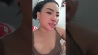YOUNG MOM'S TIKTOK LIVE BLUNDER WHILE PLAYING WITH HER CHILD 
