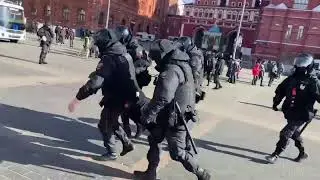 Сегодня: В ходе антивоенных протестов в России арестовано более 170 человек