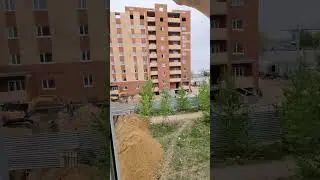 Удобные москитные сетки на окна.