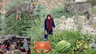 The mother's many hardships and the sight of fruit and watermelon and the family's happiness