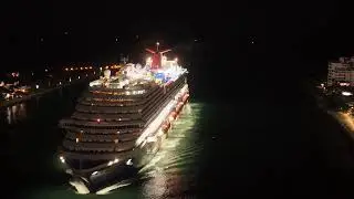Carnival Magic entering Miami.