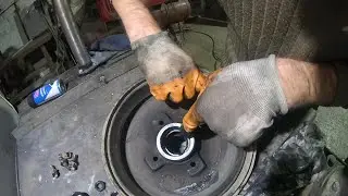 Как заменить ступичный подшипник и марковку  Passat B3.