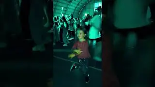 #3 Соня сильно чувствует мелодию на диско 