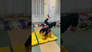 Мостик через спину челлендж 🤸‍♂️
