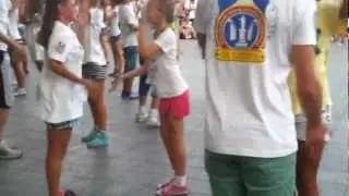 Танец с первого эфира возле Дюка
