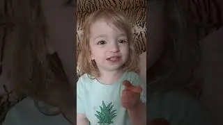 Бабушка, красотка, утверждает Ева. СИСИ