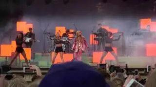 Zara Larsson - Girls Like + This One's For You - Live @ Gröna Lund (2017) [4K]