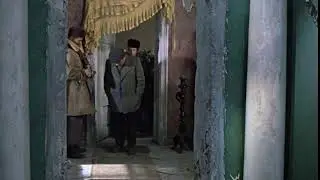 Ноги вытирайте, пожалуйста. Двери закрывайте.