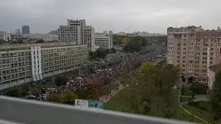 Таймлапс с колонной протестующих на проспекте Машерова 27 сентября
