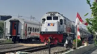 Kedatangan & Keberangkatan KA Commuterline Penataran di Stasiun Gedangan