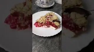 Творожный крамбл с вишней 
