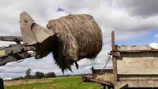 Возим рулоны с поля домой