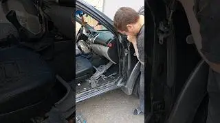 Замена петель двери
