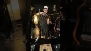 Звуки сирены из скрипки 