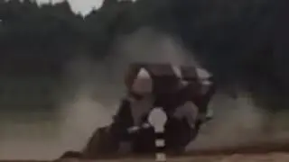 Один танк заглох от гидроудара другой танк перевернулся. Russian tank crash.