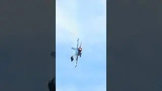F-16 goes weeeeeeeeeeeeeeeeeeeee!! #aviation #shorts #f16 #airshow