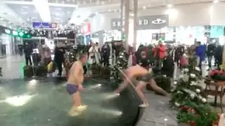 Днепропетровские готовятся к Крещению (ТЦ КАРАВАН)