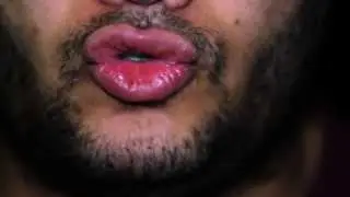 L'INTELLIGENCE COMME PARACHUTE (CLIP OFFICIEL)