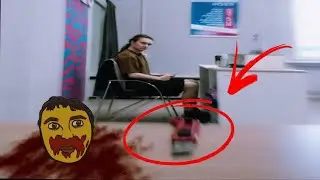 Загадочный Антон Филь демонстрирует лезвие на работе в OZON.