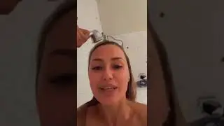 Виктория Боня принимает холодный душ