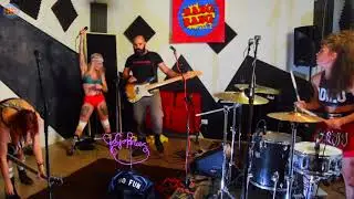 Gogoponies / Camel Toe / live a BANG BANG Radio