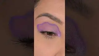 NUBECILLA MORADA 💜 #maquillaje #makeup #delineado #shorts #nadiaelias