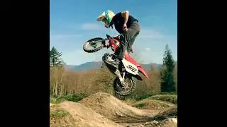 Insane pit bike sending it