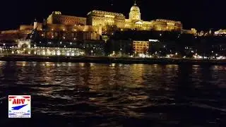 Прогулка на кораблике по Дунаю в Будапеште.  10 февраля 2020 Budapest in the evening. Danube. Winter