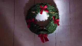 Singing 15 Inch Christmas Wreath Animated Eyes Mouth Way Out Toys 1997 Sold