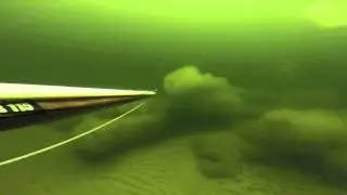 Вода замерзает. Температура на компьютере 0 градусов.