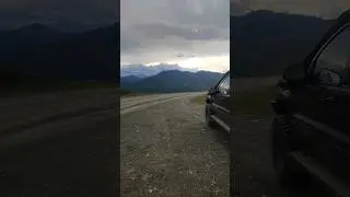 Sentelec Pass. We are going to the border with the Republic of Altai. In the distance the Korgon ...