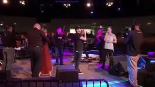 Shaila y la mafia ensayando