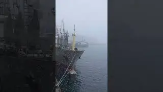 Снег кружится, летает, летает...                                                 Владивосток 07.04.