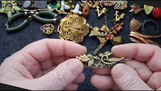 727. Unpacking a lot of vintage scrap