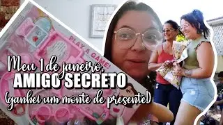 Vlog: 1 de Janeiro, AMIGO SECRETO (ganhei um monte de presente) | Larissa Hennydth