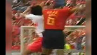 2002 korea spain : Hierro hits Ahn Jung-hwan on the head. / No Card, No Foul.