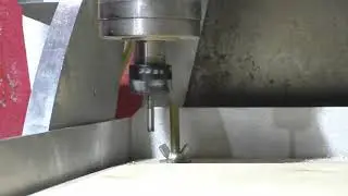 В какую сторону должен крутиться шпиндель.