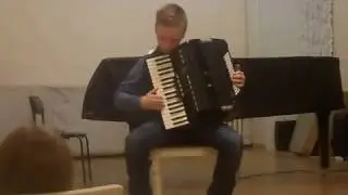 Играет  Дмитрий Смирнов