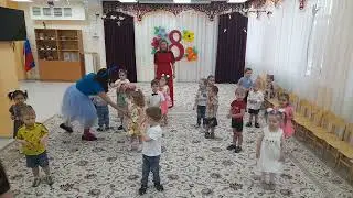 Праздник 8 марта для детей 2-3 лет