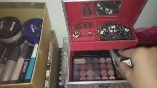 Tour pela minha penteadeira/guarda roupa !