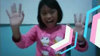 Membuka paket misterius