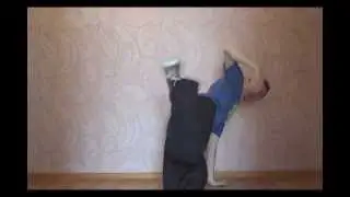 Breakdance Tutorial | Footwork | CC's (Kick Out)