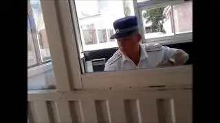 ДПС отказались пропустить посетителя в шортах