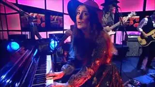 Miss Li - Plastic Faces (Live Nyhetsmorgon 2012)