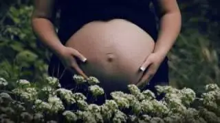 35 weeks pregnant maternity shoot