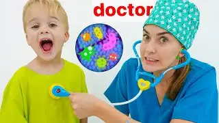 Chris và mẹ cho thấy tầm quan trọng của việc rửa tay