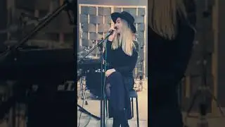 Мария Давидова / No roots (acoustic cover 2023) / живой звук / акустический кавер / мировой хит /